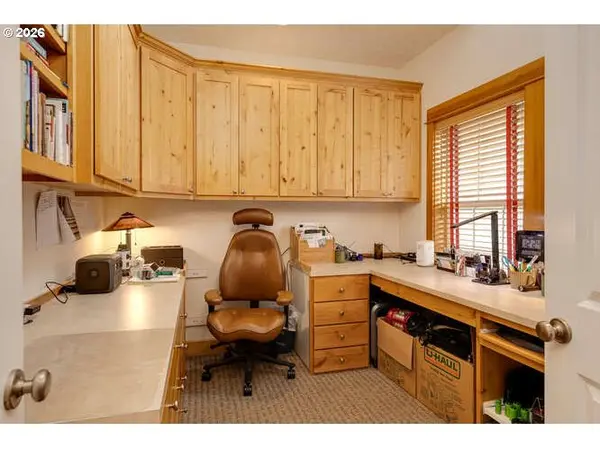 521 NW MT MAZAMA ST, Mc Minnville, OR 97128