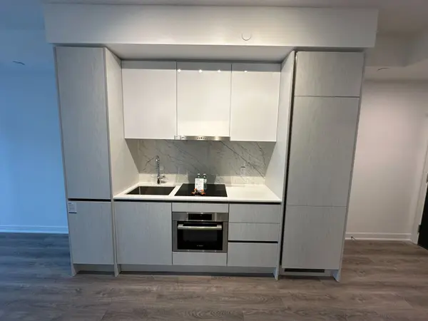 180 Front ST E #2715, Toronto C08, ON M5A 0A9