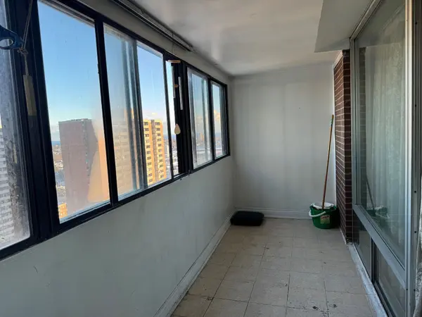 5 Massey SQ #2711, Toronto E03, ON M4C 5L6