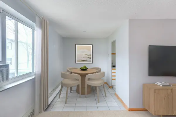 936 Glen ST #312, Oshawa, ON L1J 5Z7