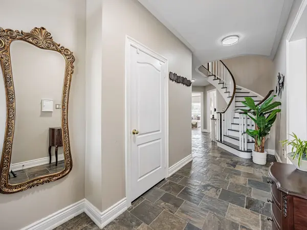 51 Hanson CRES, Whitby, ON L1M 2K9