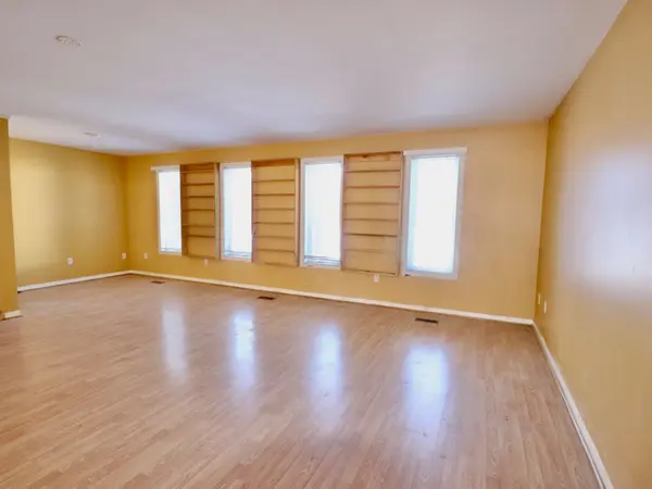 7709 Smith BLVD, Georgina, ON L0E 1N0