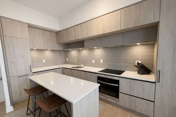 5 Steckley House LN #714, Richmond Hill, ON L4S 1M4