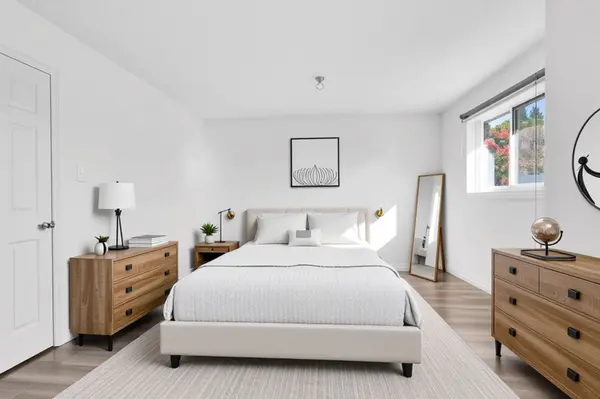 108 Kingsridge RD, Barrie, ON L4N 8K5