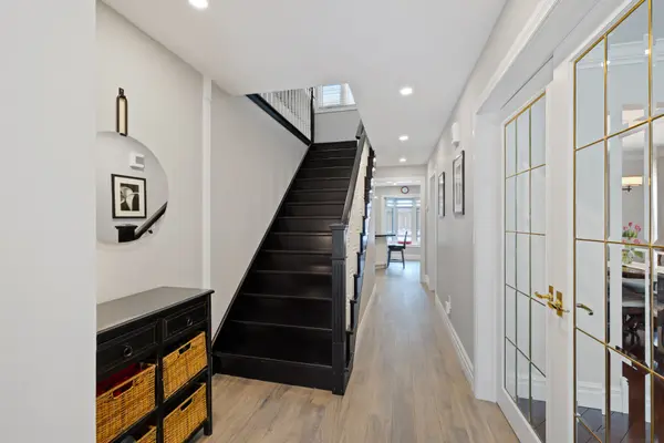 4 Marchmount CRES, Brampton, ON L6S 2S9