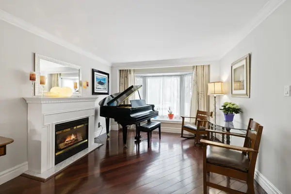 4 Marchmount CRES, Brampton, ON L6S 2S9