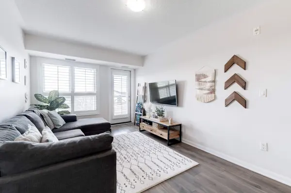 1045 Nadalin HTS #406, Milton, ON L9T 8R5