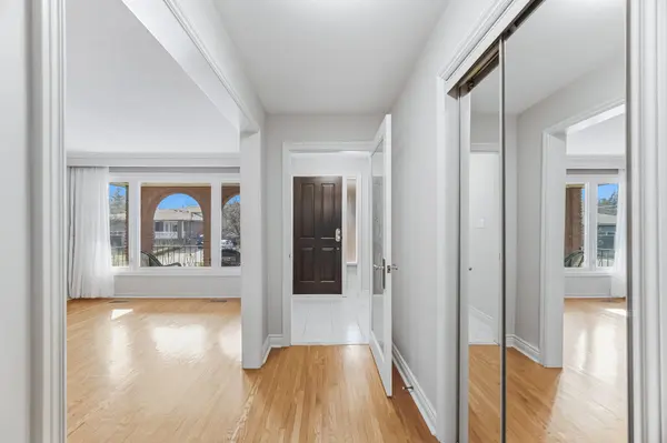 6 Disan CT, Toronto W10, ON M9V 4A7