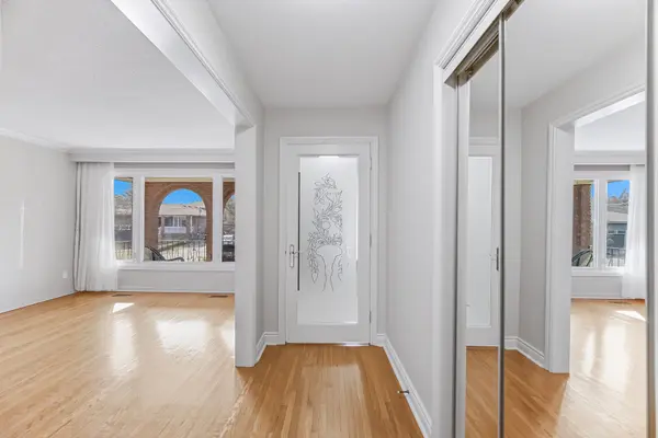 6 Disan CT, Toronto W10, ON M9V 4A7