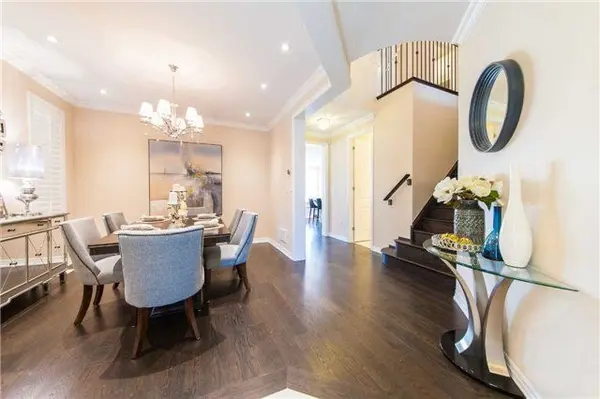 285 Sixteen Mile DR, Oakville, ON L6M 0V8