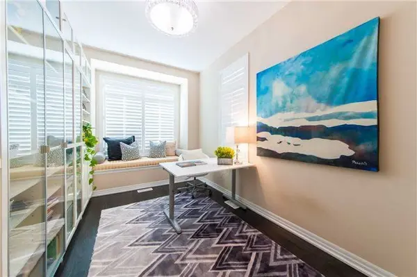 285 Sixteen Mile DR, Oakville, ON L6M 0V8