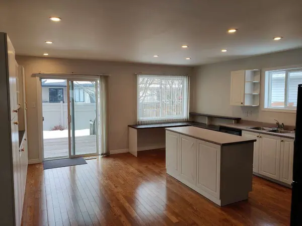 16 Fairview CRES, Arnprior, ON K7S 3V7