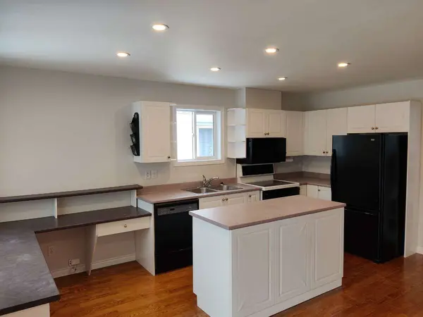 16 Fairview CRES, Arnprior, ON K7S 3V7