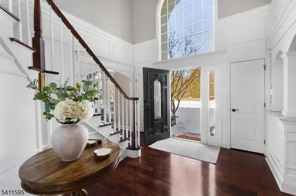 6 Stonehedge Ct, Warren Twp., NJ 07059