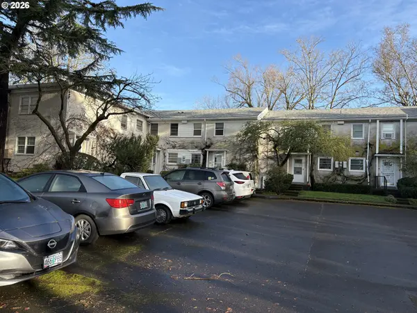 6731 NE BROADWAY ST, Portland, OR 97213