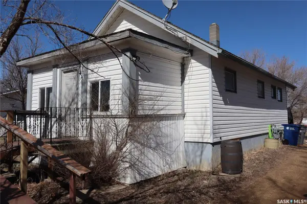 11 4th STREET, Willow Bunch, SK S0H 4K0