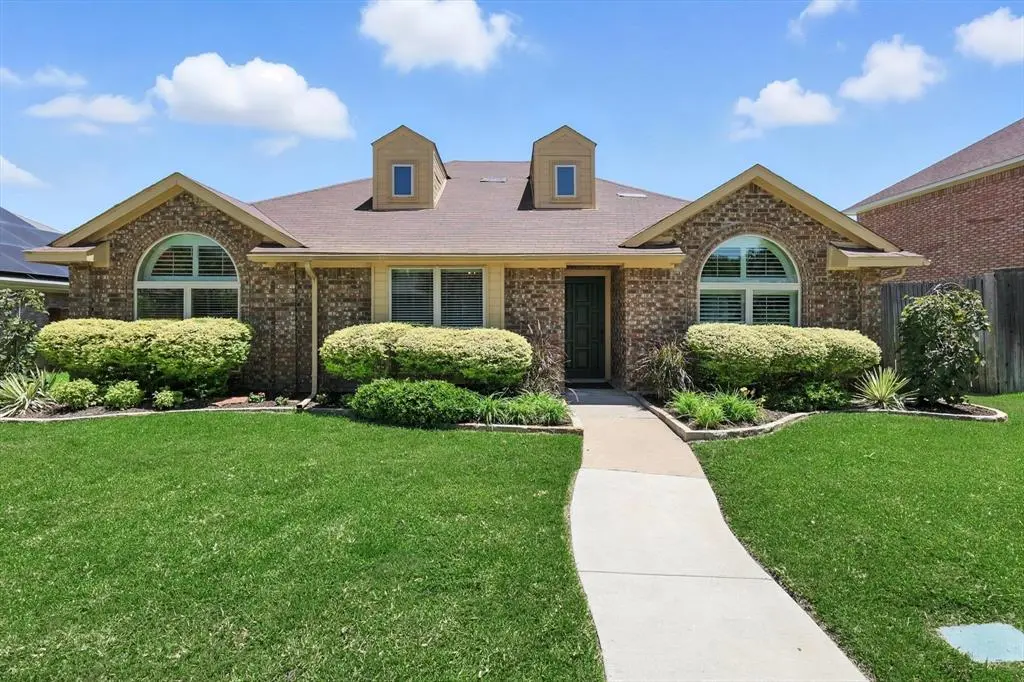 960 CASSION Drive, Lewisville, TX 75067