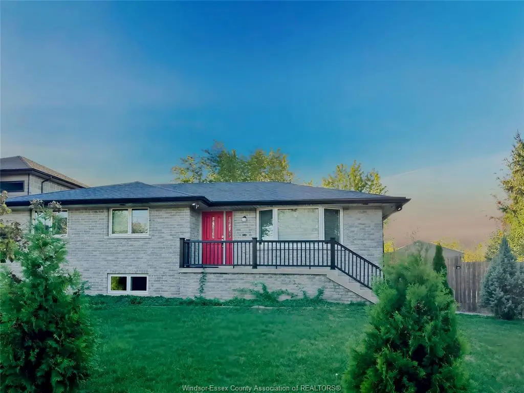 541 LAKEVIEW Avenue, Windsor, ON N8P 1E1