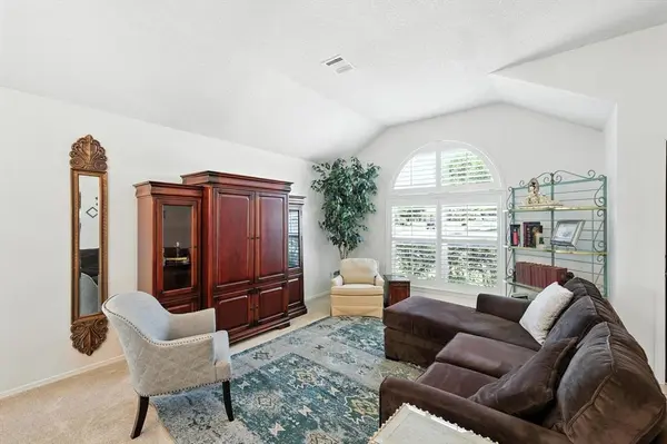 960 CASSION Drive, Lewisville, TX 75067