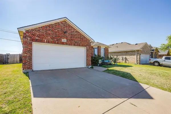 1209 Spanish Moss Drive, Burleson, TX 76028