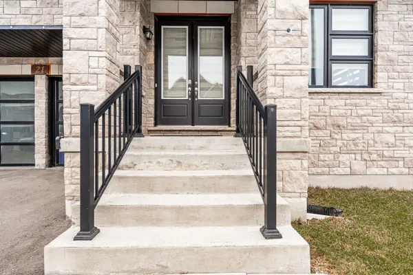 21 MIDMORNING RD, Brampton, ON L6X 5P7