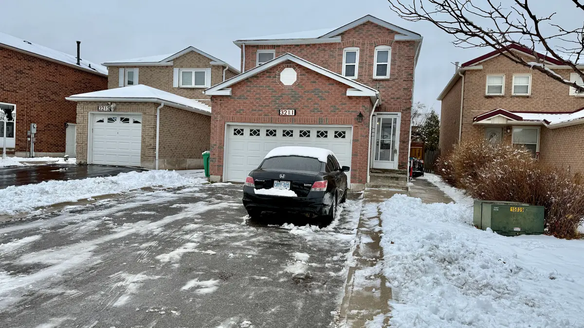 3211 Valcourt CRES, Mississauga, ON L5L 5K2