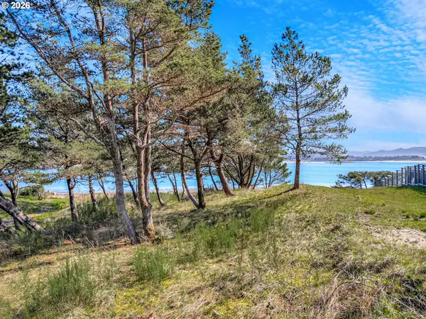 Wellington AVE, Gearhart, OR 97138