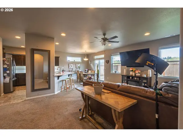 2833 ESSEX AVE, Albany, OR 97321