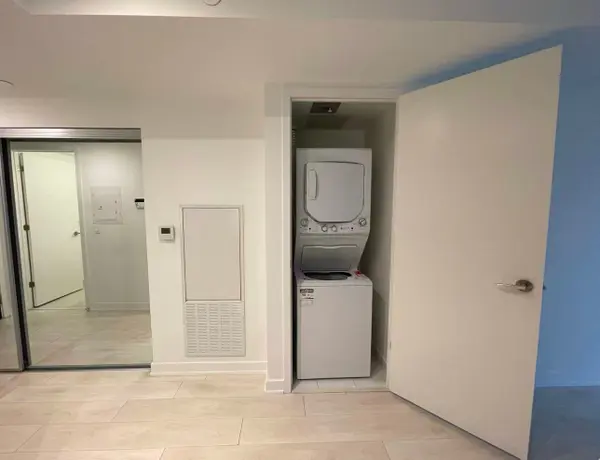 501 Yonge ST #2004, Toronto C08, ON M4Y 0G8