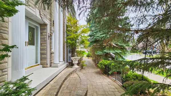 24 Todd RD, Ajax, ON L1T 4C6