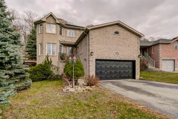 49 Eaglestone LN, Barrie, ON L4N 0J3