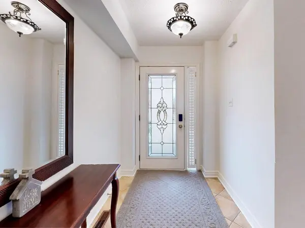 8 Grapevine RD, Caledon, ON L7E 2L2