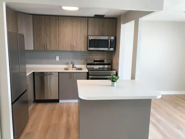 1100 Caven ST #PH10, Mississauga, ON L5G 4N3