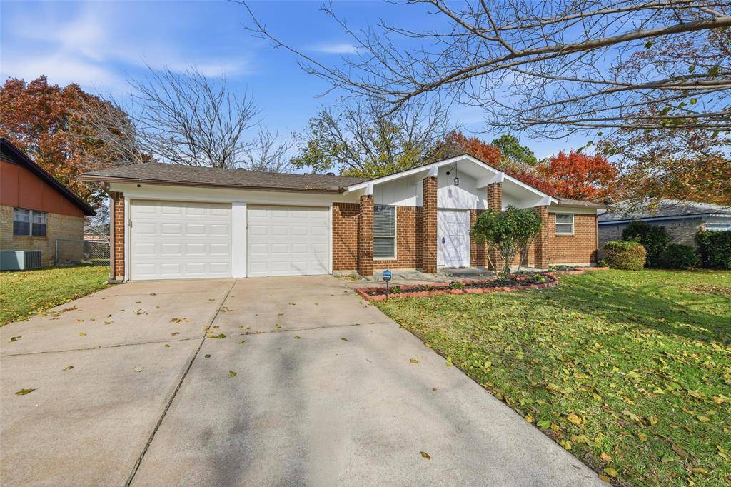 7825 Emerald Hills Way, North Richland Hills, TX 76180