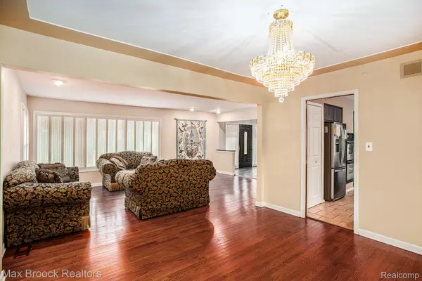 5622 Powder Horn DR, West Bloomfield Charter Township, MI 48322