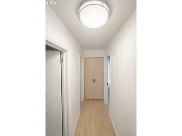 3660 NE LOMBARD ST, Portland, OR 97211