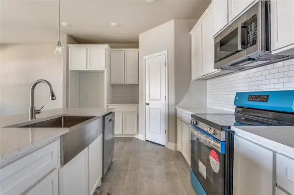 5520 Goodman Avenue, Fort Worth, TX 76107