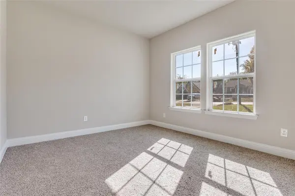 5520 Goodman Avenue, Fort Worth, TX 76107