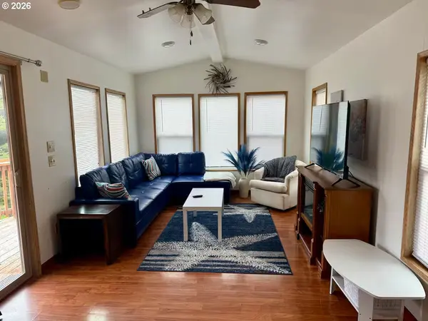 19921 WHALESHEAD RD #M1, Brookings, OR 97415