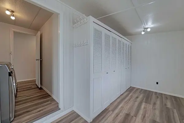 99 Arbour Lake RD NW #303, Calgary, AB T3G 4E4