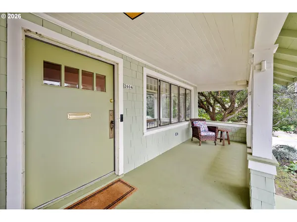 2604 SE WASHINGTON ST, Portland, OR 97214