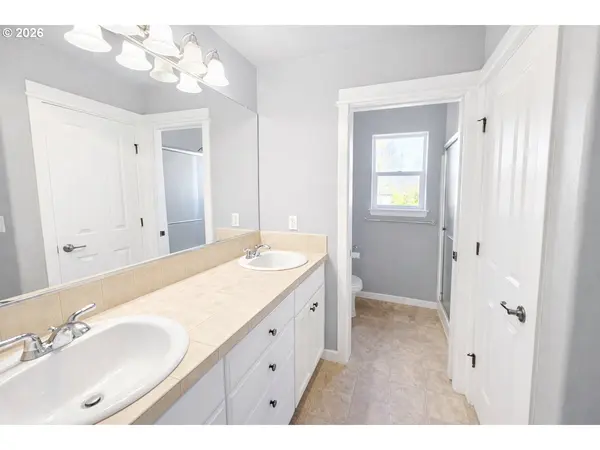 4923 N NEWARK ST, Portland, OR 97203