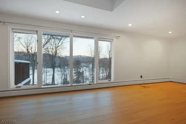 519 E Shore Trl., Byram Twp., NJ 07871