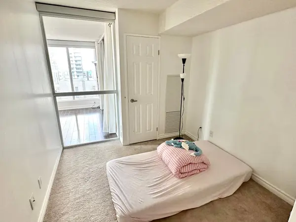 55 Centre AVE #1503, Toronto C01, ON M5G 2H5