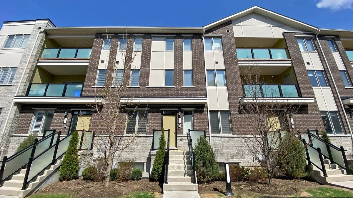 1148 Dragonfly AVE #605, Pickering, ON L1X 0H5