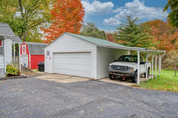 421 West ST, Howell, MI 48843