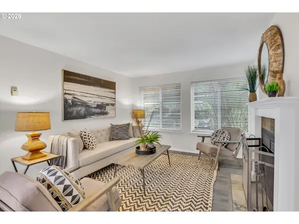 5063 SW FOOTHILLS DR #F, Lake Oswego, OR 97034