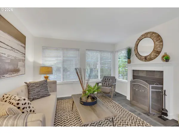 5063 SW FOOTHILLS DR #F, Lake Oswego, OR 97034