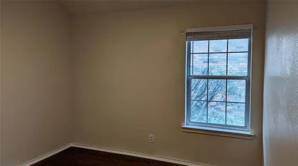 1115 Cambridge Drive, Carrollton, TX 75007