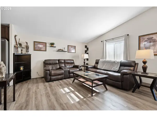 1307 BRAMBLEWOOD LN, Eugene, OR 97404